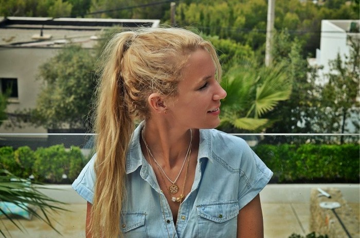 denim jumpsuit and golden accessories - keep it simple