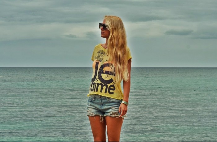 denim shorts in Portals Nous