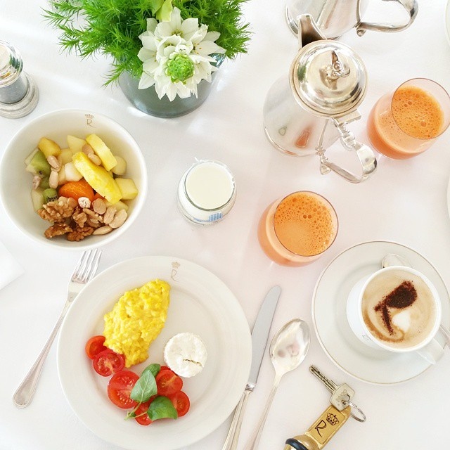 breakfast hotel travelblogger