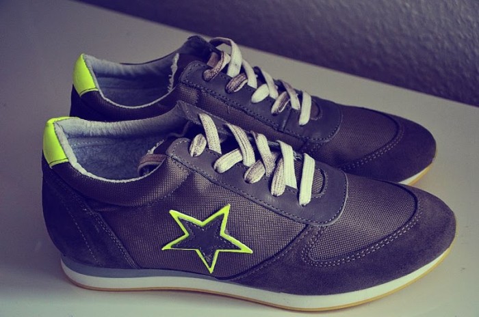 neon details