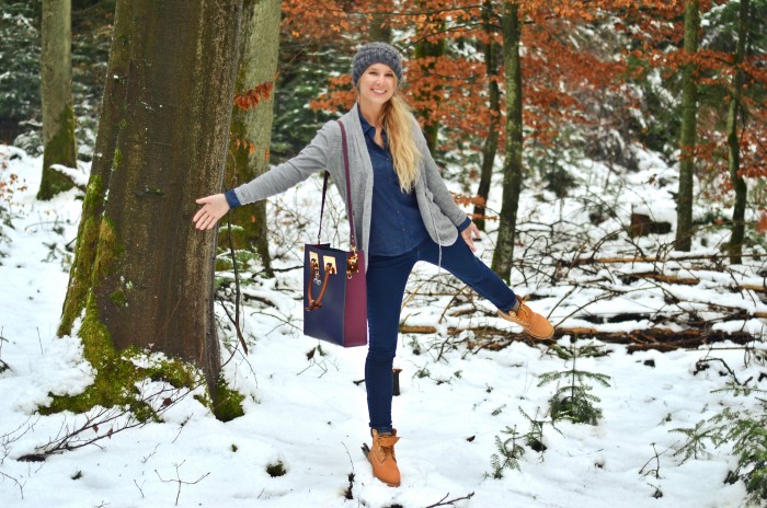 outfit: happiness in the snow