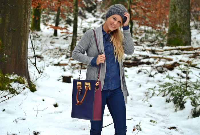 outfit: happiness in the snow
