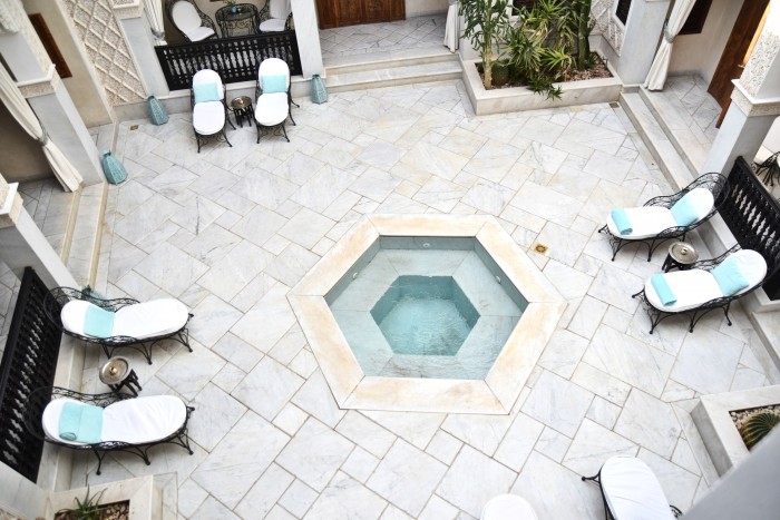 white riad sultana