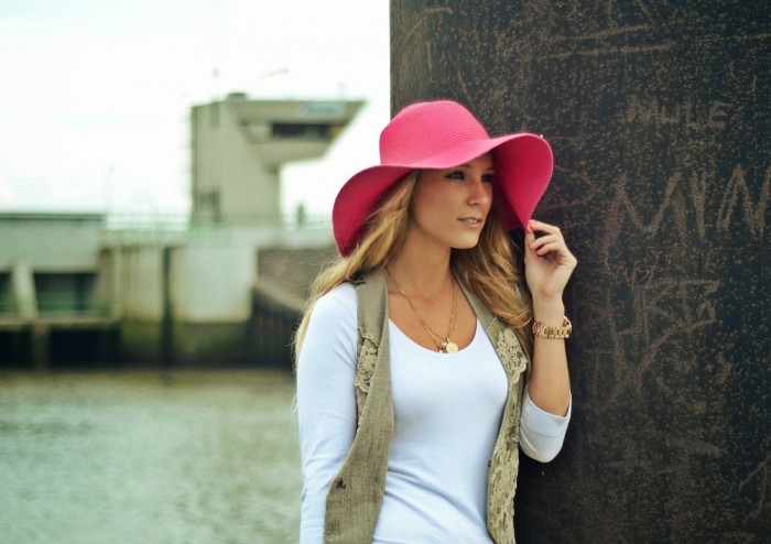 pink hat mood
