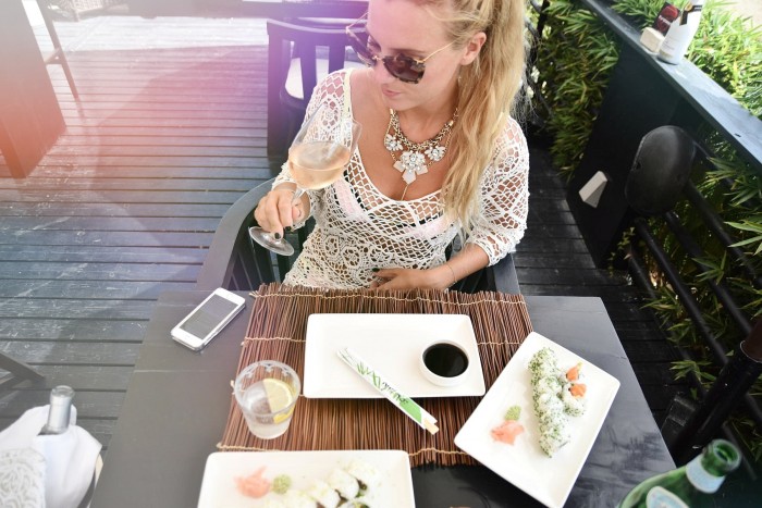 travel blogger maren anita