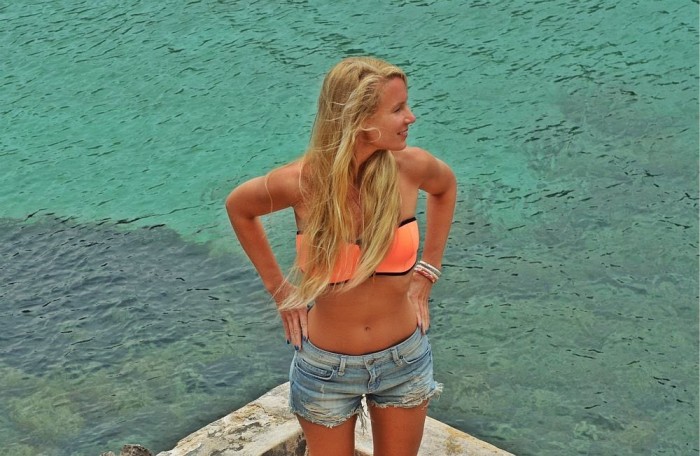 Triangl Bikini: neon colours at the beach
