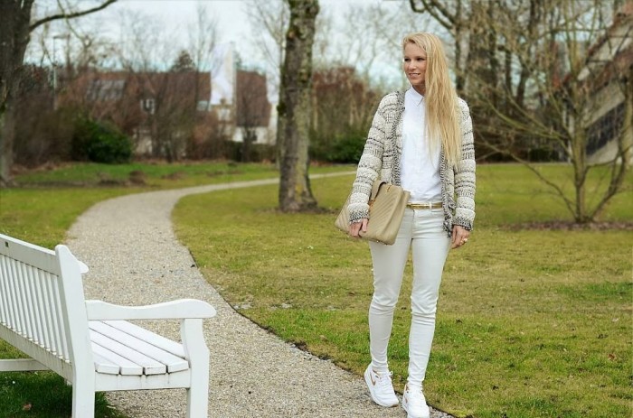 white outfit // spring feeling